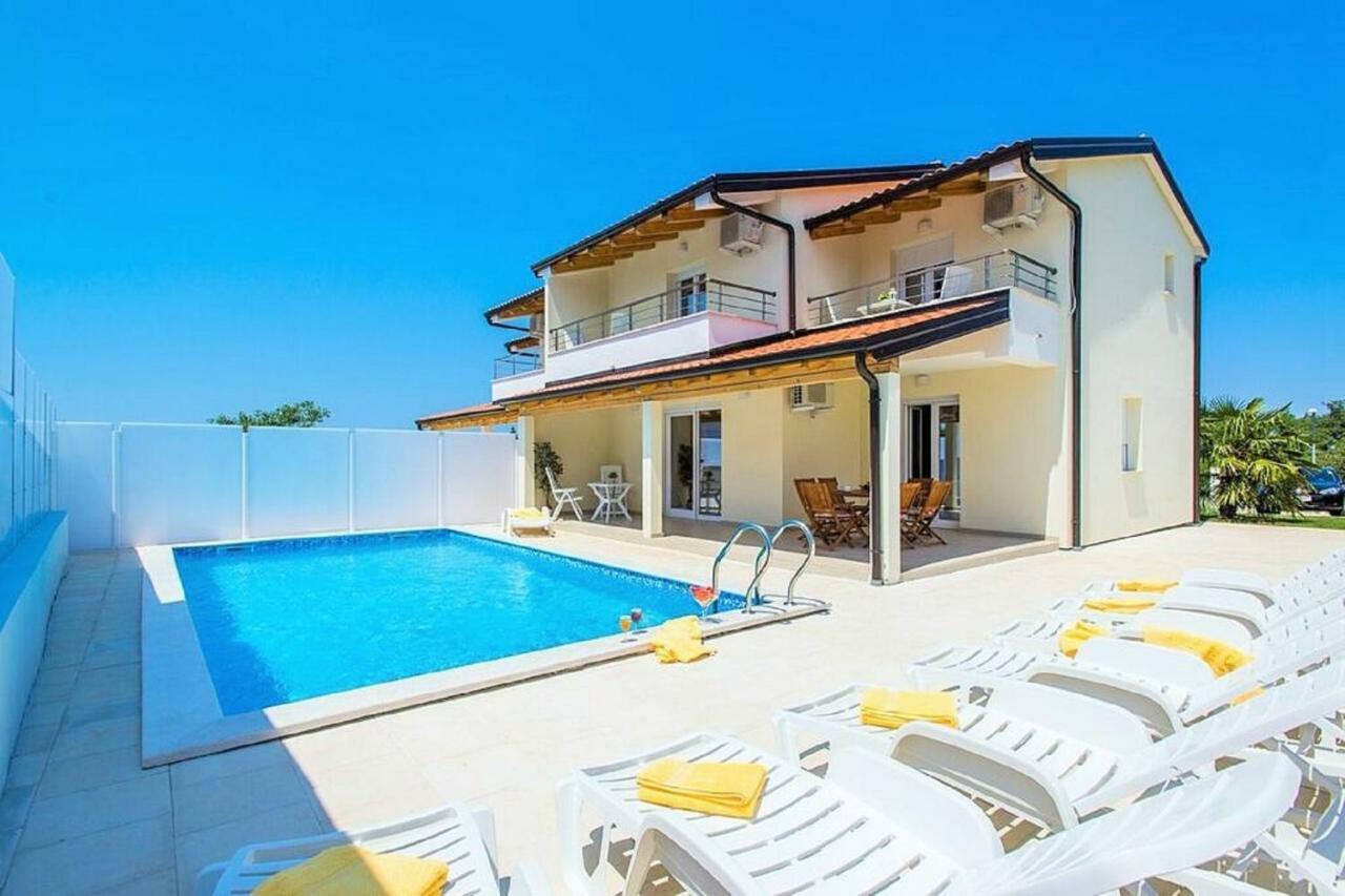 Villa Sanja Plovanija Exterior photo