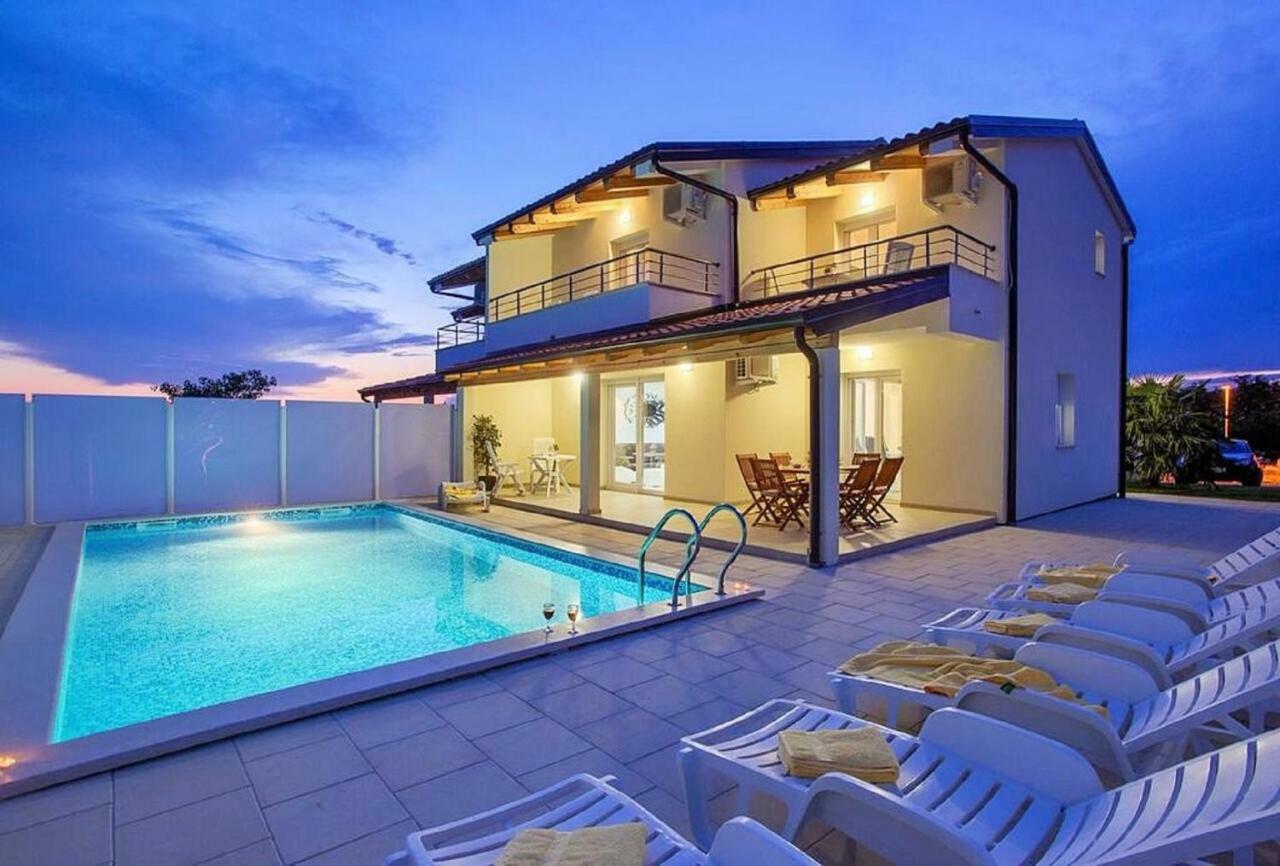 Villa Sanja Plovanija Exterior photo